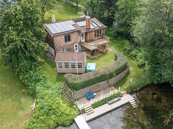 10 Sunset Ave, Lunenburg, MA 01462