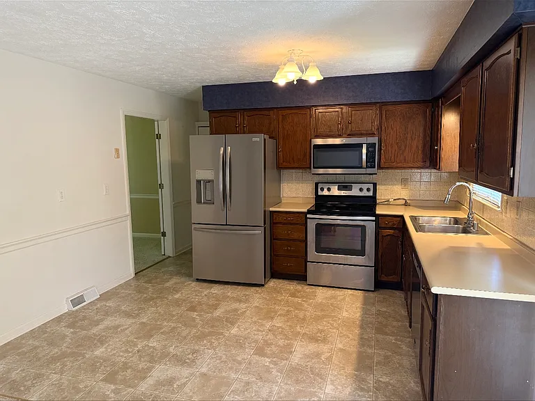 3229 Carriage Ln — Photo 9