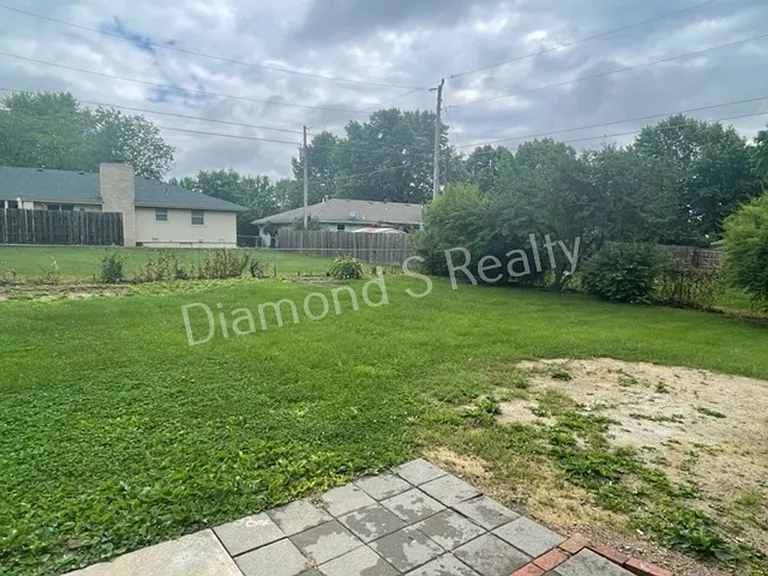2749 W Buena Vista St — Photo 20