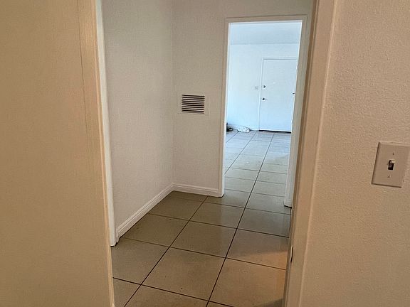 5th image of 1245 W 4th St APT B