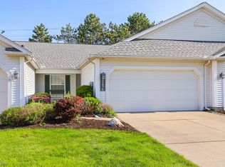 33876 Honeysuckle Ln, North Ridgeville, OH 44039