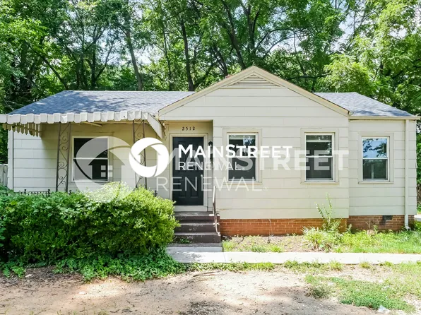 2512 Revolution Park Dr, Charlotte, NC 28208