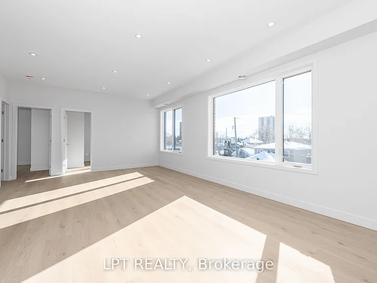 319 Shakespeare St #9 — Photo 8
