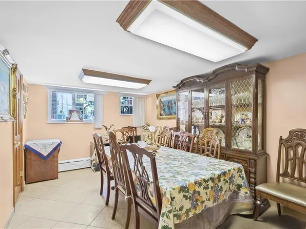 2045 West 11th Street image 6 of 19