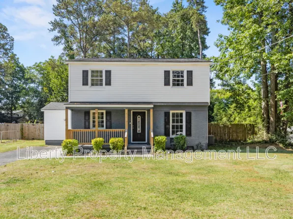 4905 Ashton Rd, Fayetteville, NC 28304