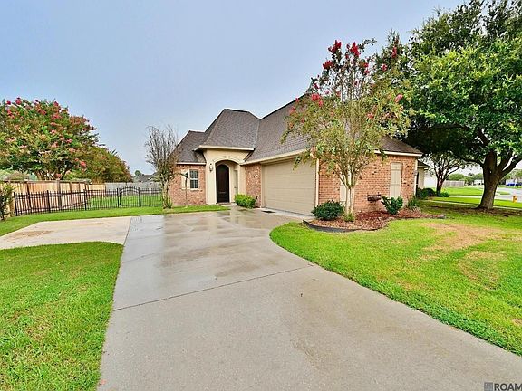 2nd image of 10409 Springtree Ave