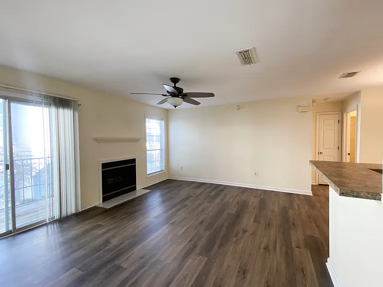 635 Granville Ct — Photo 17