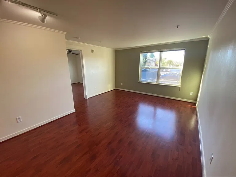 Howard Park Apartments — Photo 48
