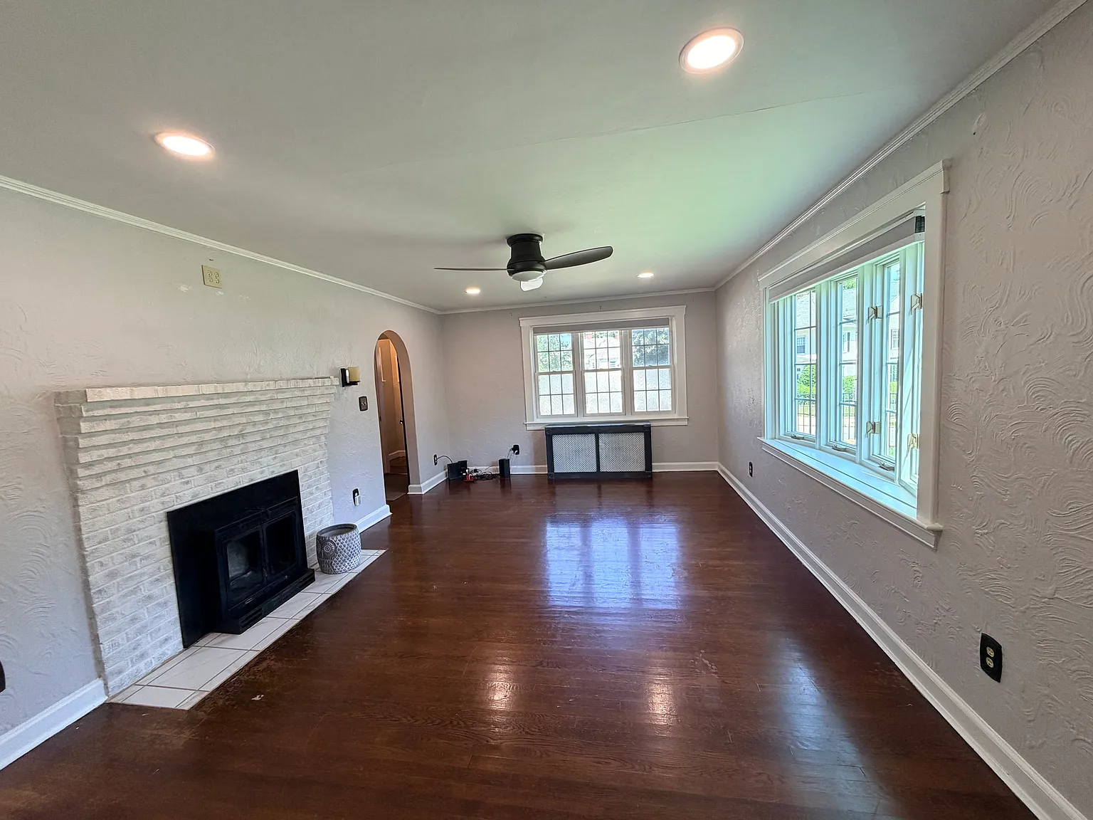 3 bed, 1.5 bath, 1461 sqft, $3,400 — Photo 4