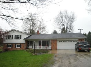 5249 Sandhill Rd, Almont, MI 48003