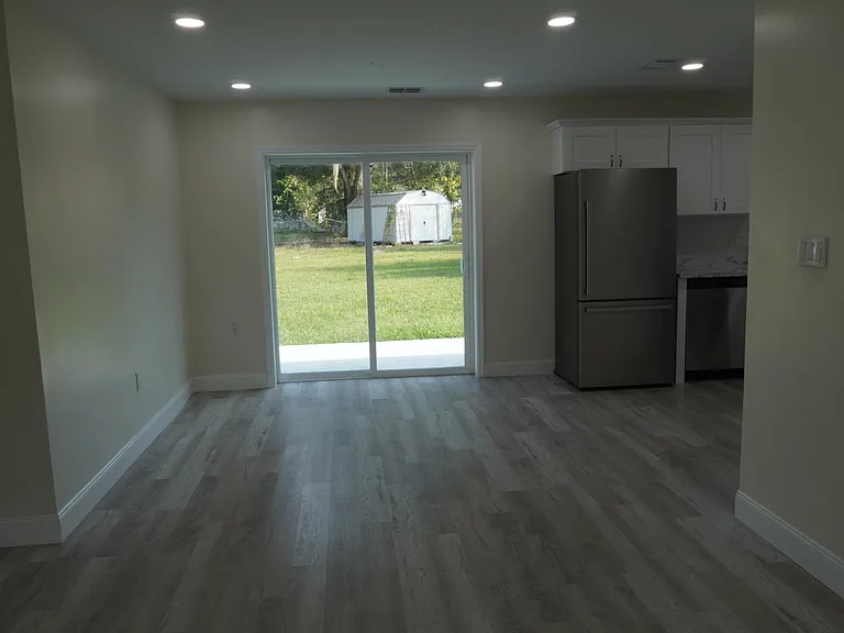 1419 Pembrook Dr — Photo 6
