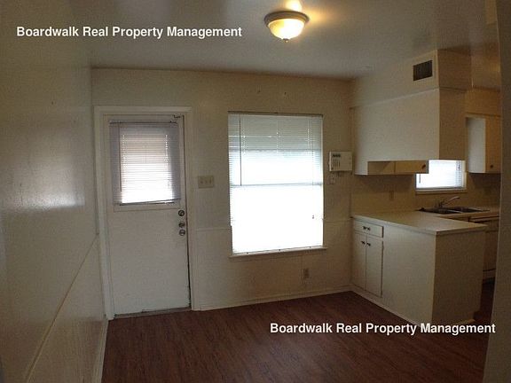 4th image of 3728 Colony Dr