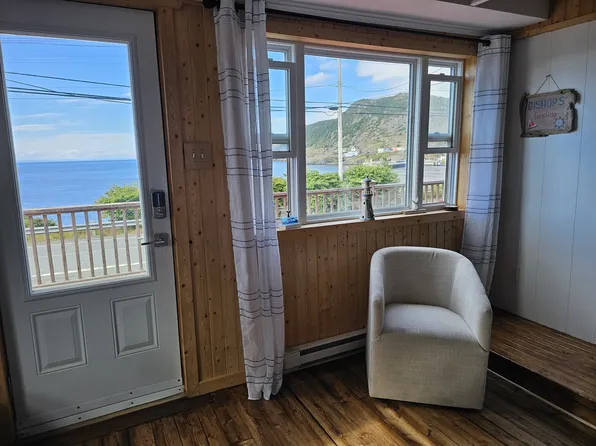 37 Beachy Cove Rd, Portugal Cove Saint Philip's, NL A1M 2H1
