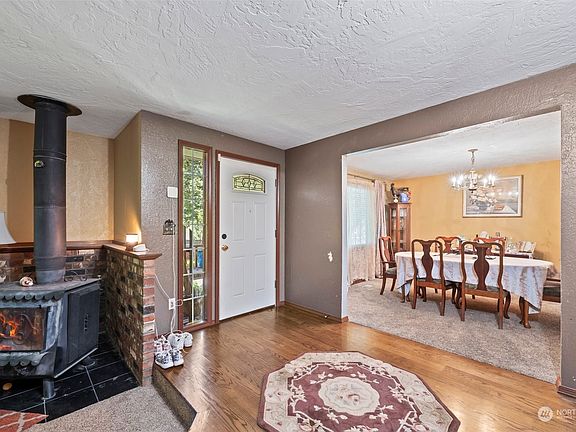5th image of 9512 274th St E