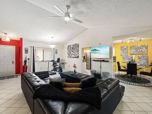 4th image of 121 Ramblewood Circle