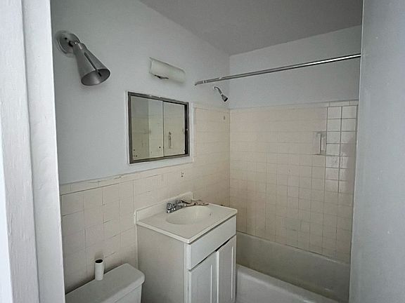 5th image of 1210 Croes Ave APT 1A