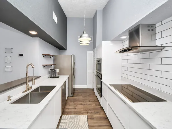 1881 Bering Dr APT 16, Houston, TX 77057