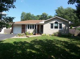 13 Starlight Dr, Commack, NY 11725