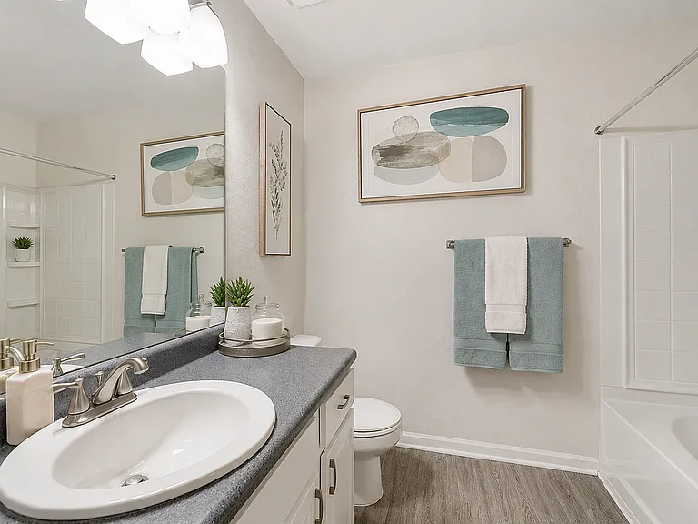 Eastland Trails Apartments — Photo 11