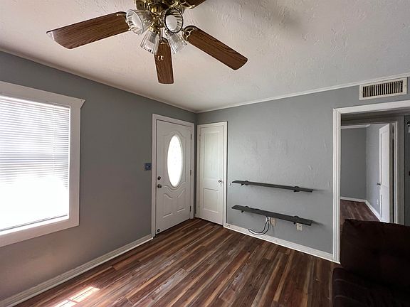 3rd image of 2506 Everitt Dr