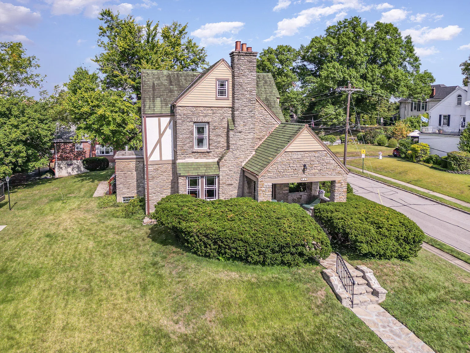 739 Highland Ave photo 1