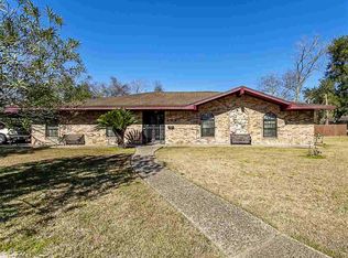 106 Cherry Aly, Orange, TX 77630