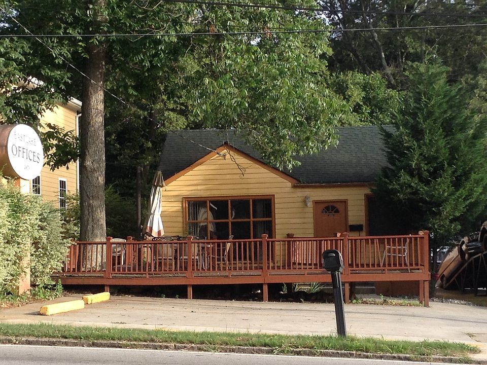 1st image of 2479 Memorial Dr