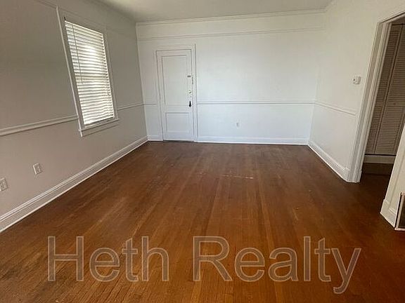 4th image of 2748 Vernon Ter #4