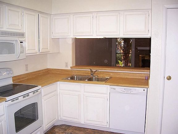 5th image of 17826 Kings Park Ln