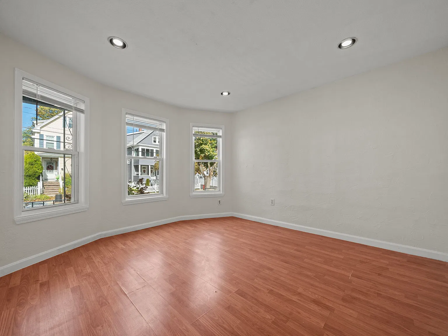 3 bed, 1000 sqft, $2,750 — Photo 4