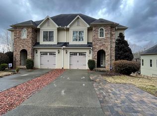 352 Licklog Rdg, Hayesville, NC 28904
