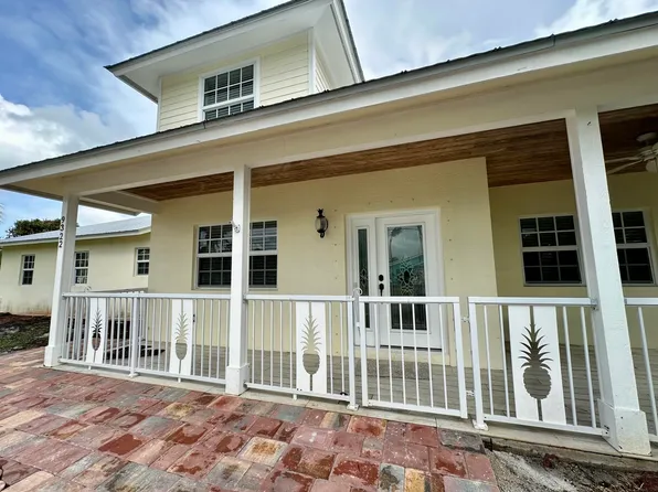 9322 SE Athena St, Hobe Sound, FL 33455