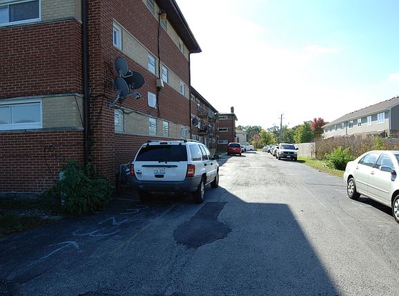 3rd image of 8122 W 87th St APT 2SE