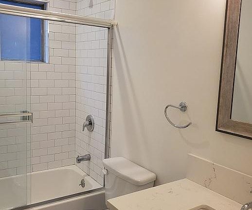 3rd image of 1411 N Sierra Bonita Ave APT 5