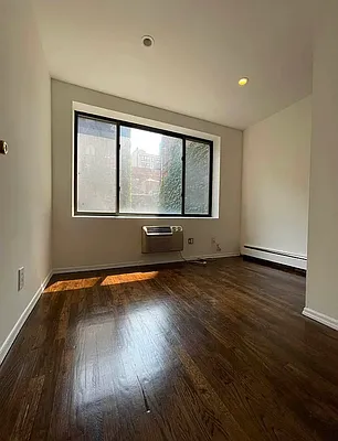 Rented by EXR | media 2