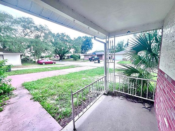 3rd image of 7204 Isle Dr