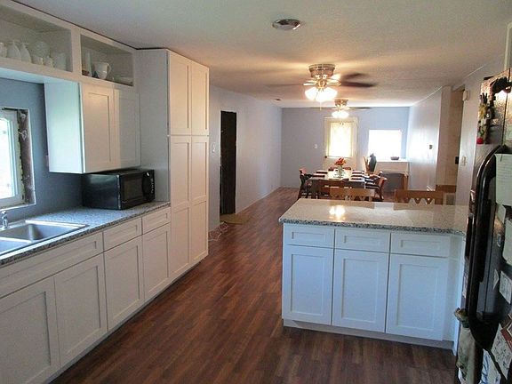 5th image of 802 S Walker St