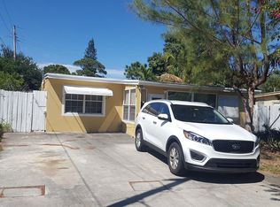 171 Plum Tree Dr, Lake Worth, FL 33462