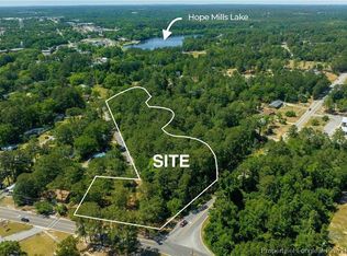 5462 River Rd, Hope Mills, NC 28348