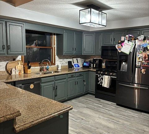 5th image of 711 Marsha Ln
