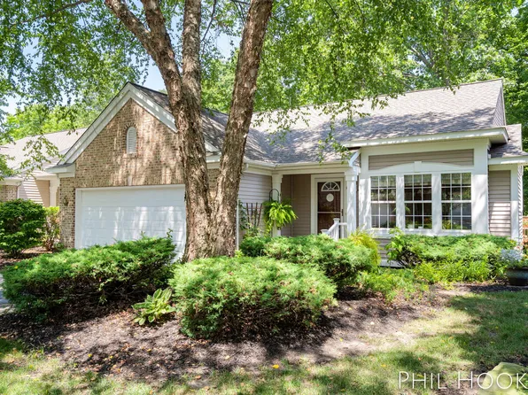 5948 E Lyn Haven Dr SE, Kentwood, MI 49512