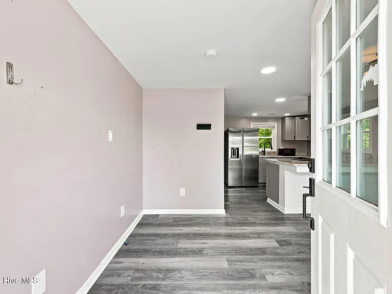 3065 State Highway 55 W — Photo 3