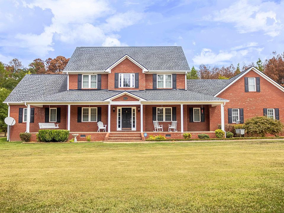 1st image of 207 Lake Haven Dr