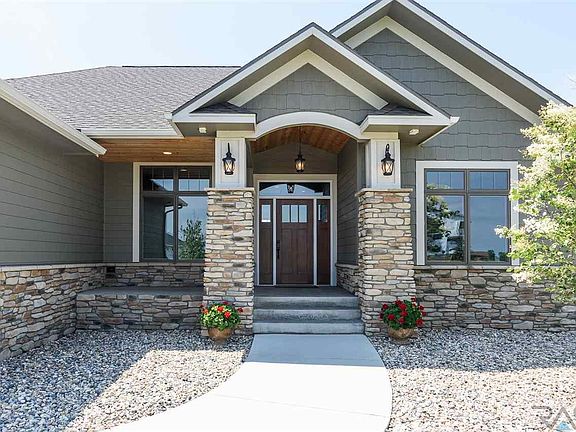 2nd image of 27244 Regal Ct