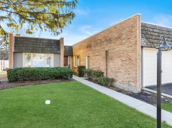 1817 Somerset Ln, Northbrook, IL 60062