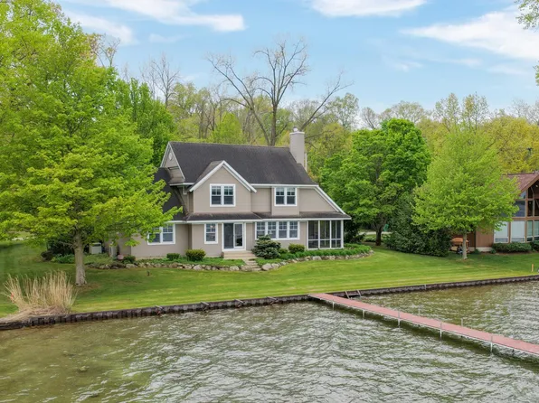 11094 Harbor Dr, Three Rivers, MI 49093