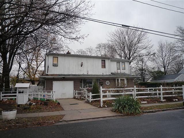 1st image of 224 Garden St