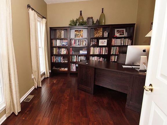 3rd image of 18219 Glen Cairn Way