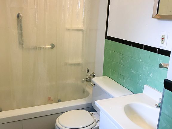 4th image of 2823 Ferncliff Ave