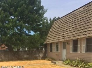 207 Jefferson Dr, Grandview, WA 98930